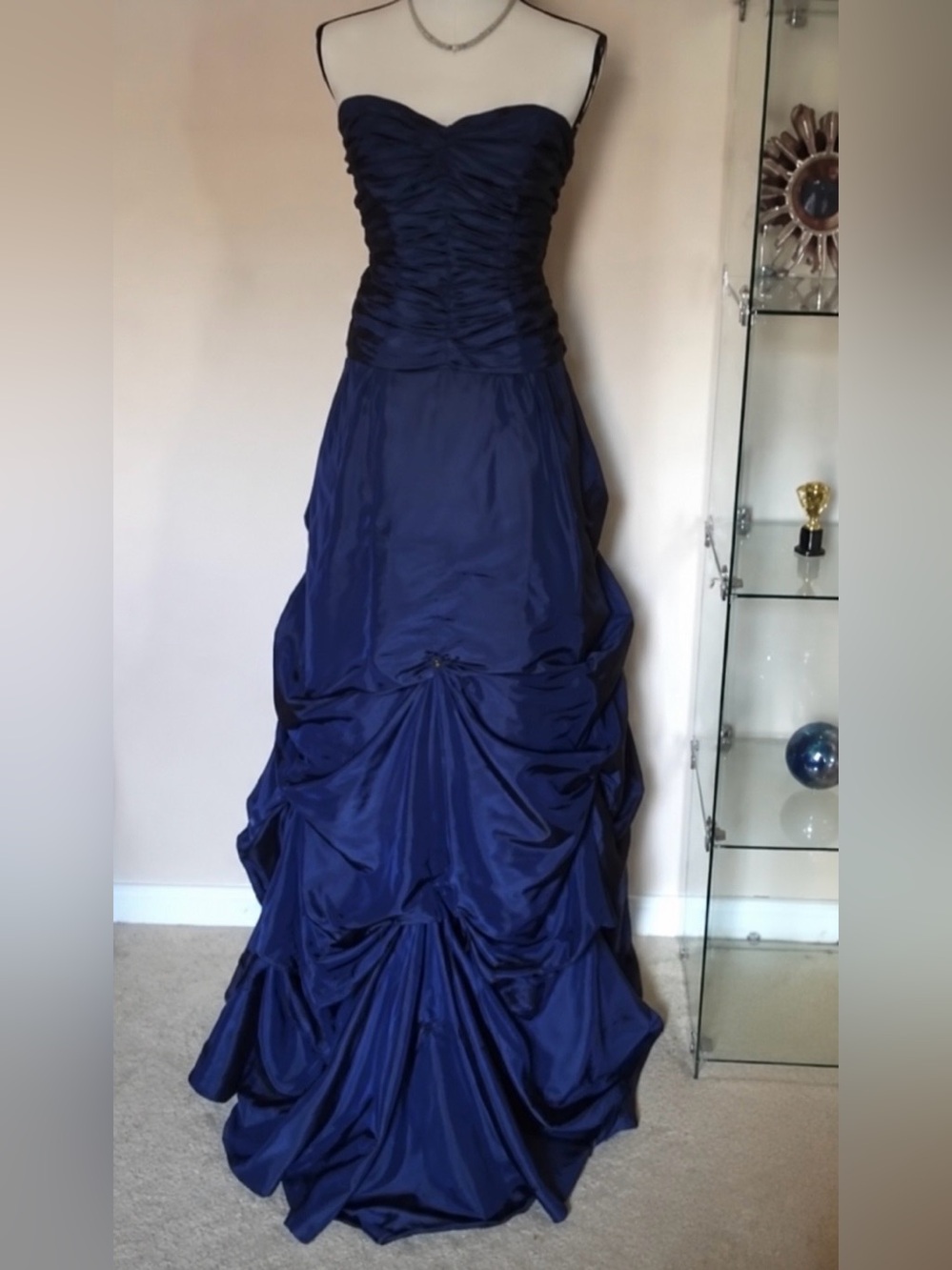 🌹✅David Bridal Strapless Ruched Navy Evening Gown